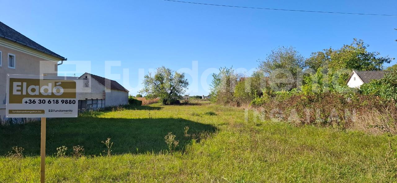 Püspökmolnári - építési telek, 3.300 m2 terület